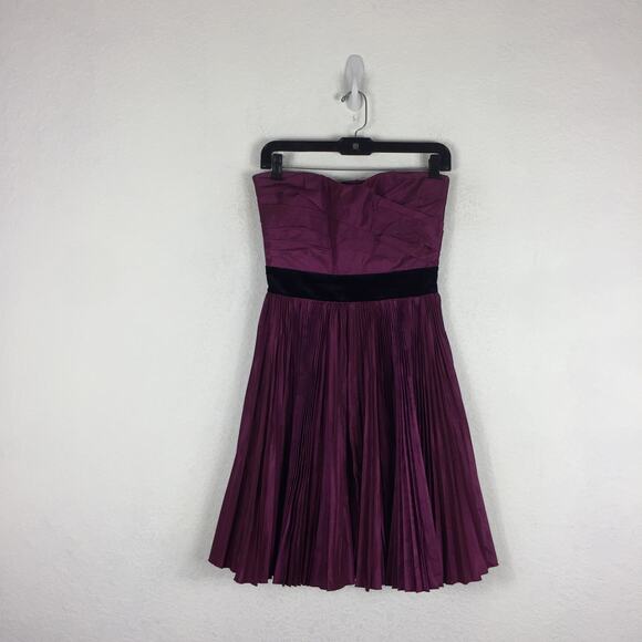 Dolce & Gabbana Purple Pleated Taffeta Knee Length Dress Size 4 Strapless Midi - Picture 3 of 15